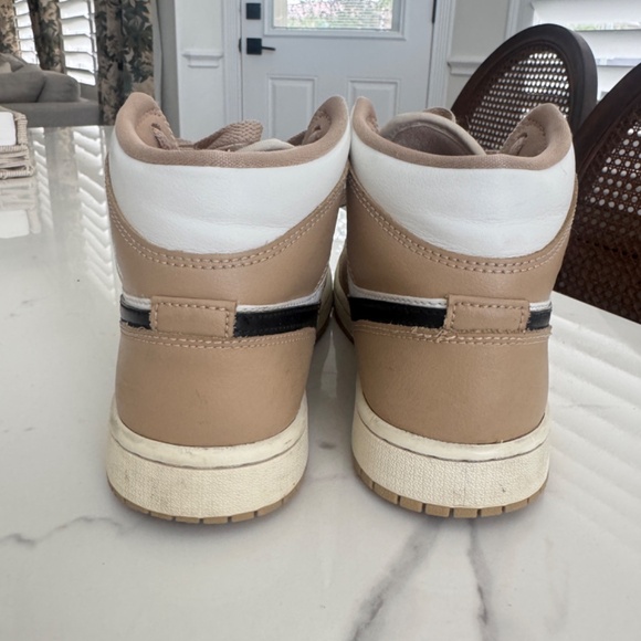 Nike Air Jordan 1 Mid in Camel and White size 7.5 - Picture 5 of 7